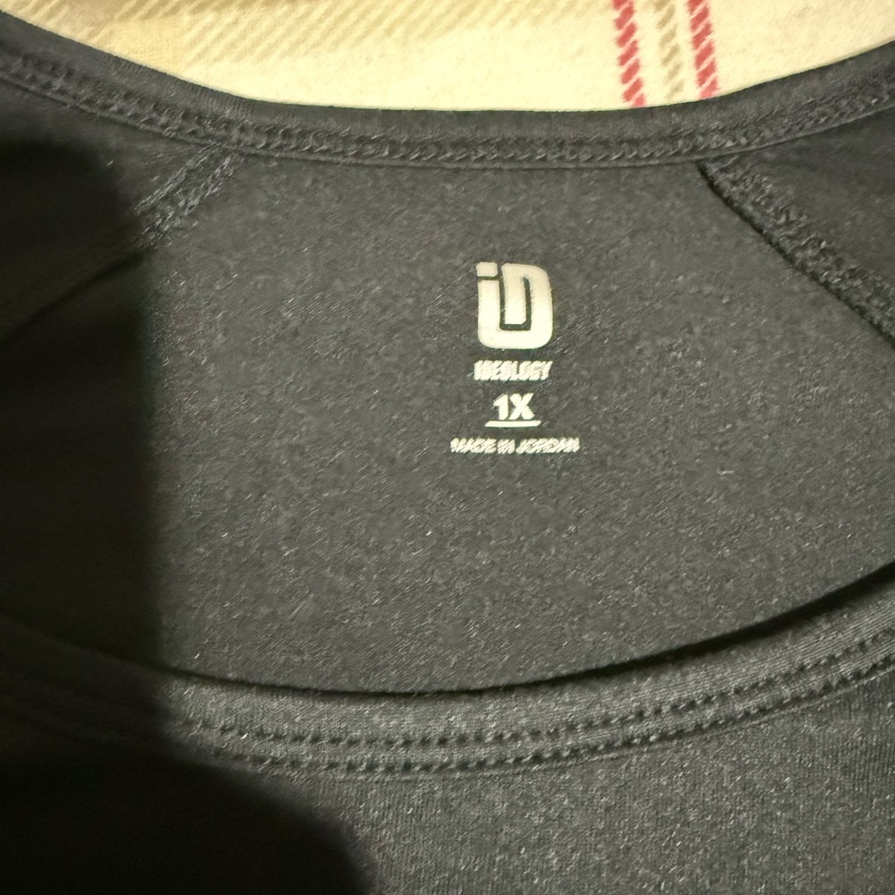 Women's Black Long Sleeve Tee - Picture 3 of 3